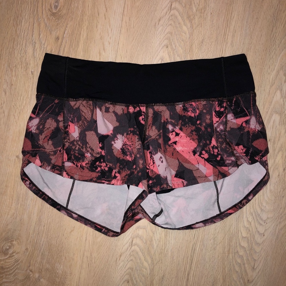 Lululemon Woman’s Speed Up Shorts 2.5” Size 2